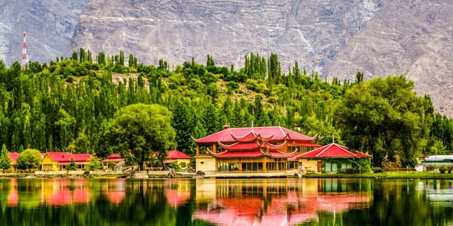 Shangrila Resort, Kachura 1
