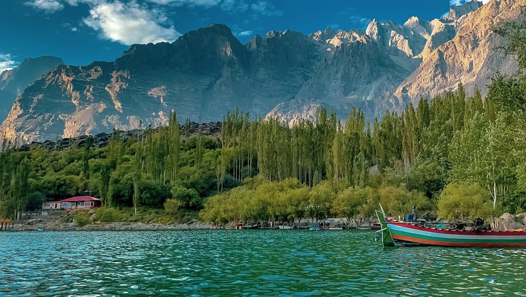 Upper Kachura Lake